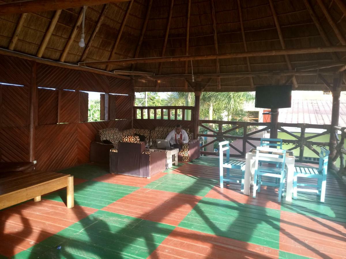 Saint Blaise Hotel Gatumba Exterior foto